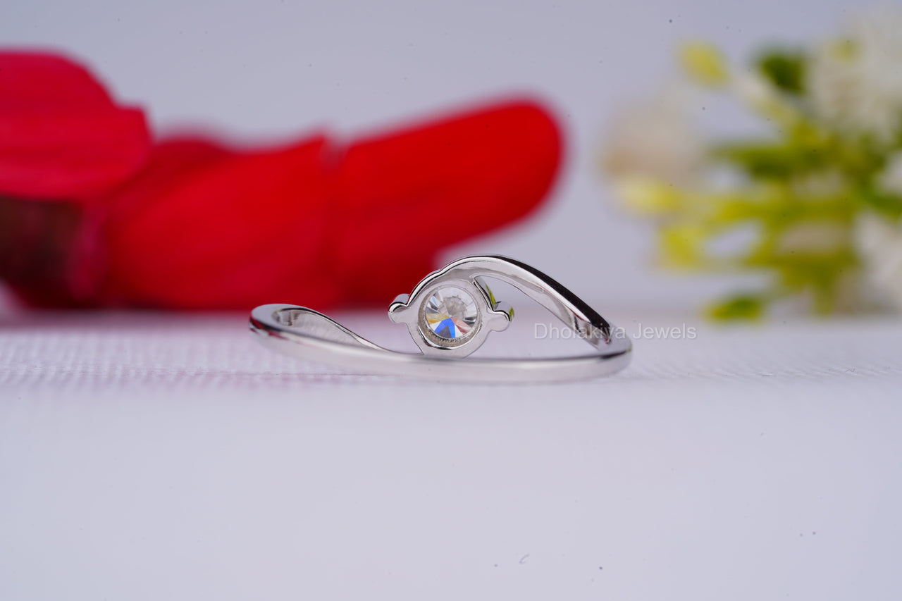 Round lab Grown Wedding Ring